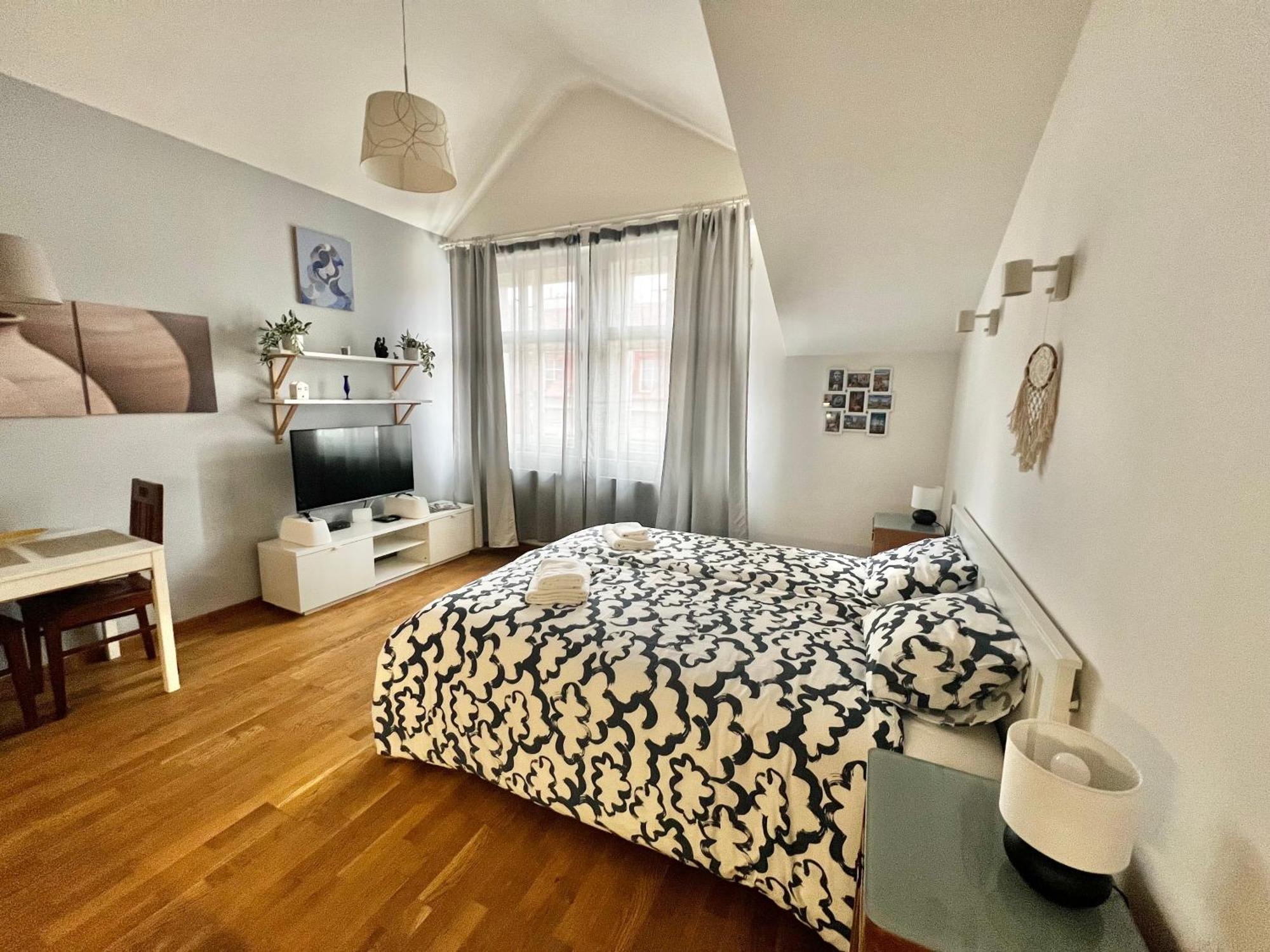 Riverside Apartmán *
